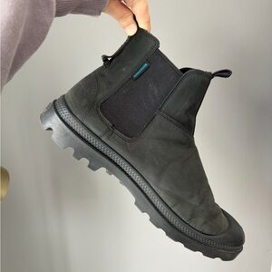 Men’s Palladium pull-on boots size 11